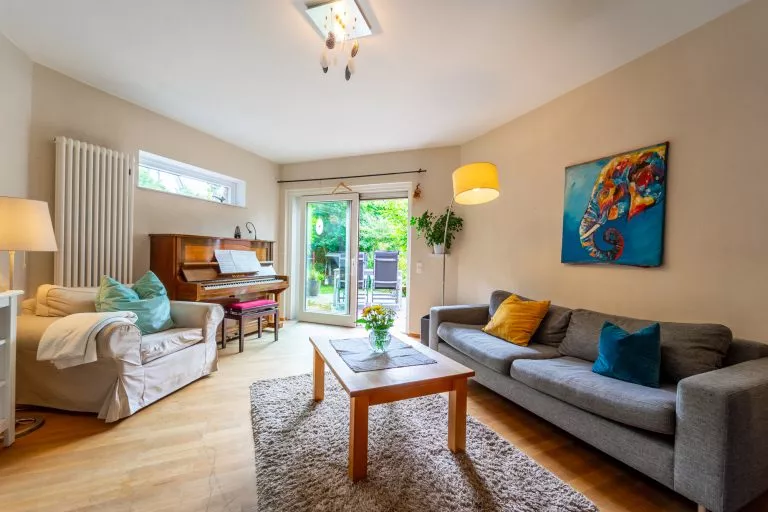 Moellerherm Immobilien - Immobilienangebot - Hamburg - Alle - Charmantes Reihenhaus in Groß Borstel sucht neue Familie