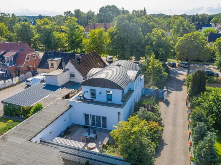 Moellerherm Immobilien - Immobilienangebot - Lübeck - Alle - Rundherum besonders - Außergewöhnliches Einfamilienhaus in Lübeck-St. Gertrud