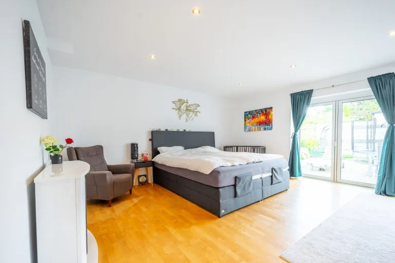 Moellerherm Immobilien - Immobilienangebot - Lübeck - Alle - Rundherum besonders - Außergewöhnliches Einfamilienhaus in Lübeck-St. Gertrud