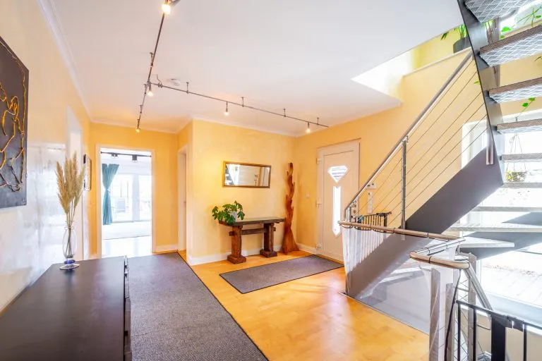 Moellerherm Immobilien - Immobilienangebot - Lübeck - Alle - Rundherum besonders - Außergewöhnliches Einfamilienhaus in Lübeck-St. Gertrud