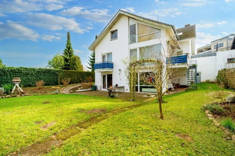 Moellerherm Immobilien - Immobilienangebot - Scharbeutz - Alle - Ihre Kapitalanlage an der Ostsee - Mehrfamilienhaus mit 6 Wohneinheiten in Scharbeutz auf Erbpachtgrundstück