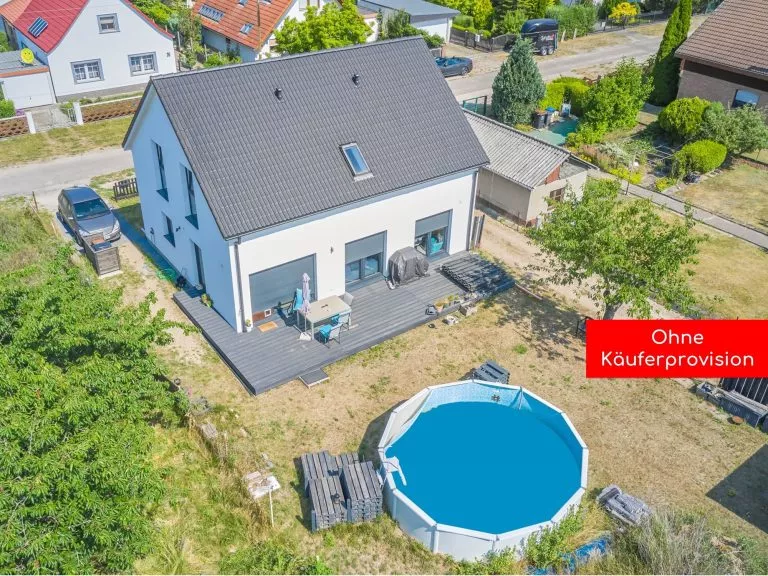 Moellerherm Immobilien - Immobilienangebot - Berlin - Alle - Grüne Ruheoase im Norden Berlins: Lichtdurchflutetes Traumhaus mit 6 Zimmern, Wärmepumpe und KfW-55-Standard