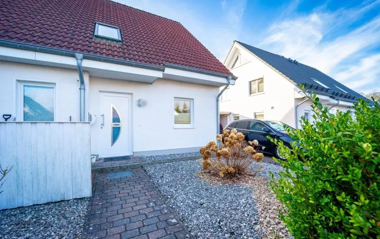 Moellerherm Immobilien - Immobilienangebot - Ratekau - Alle - Ein Wohntraum mit Komfort- Schicke Doppelhaushälfte in begehrter Lage von Ratekau