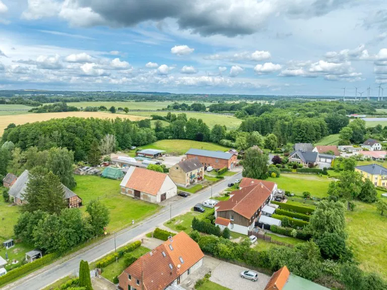 Moellerherm Immobilien - Immobilienangebot - Siemz-Niendorf (Groß Siemz) - Alle - ETW mit 8,7% Mietrendite - gepflegte 2,5 Zimmer Wohnung mit Balkon in Groß Siemz