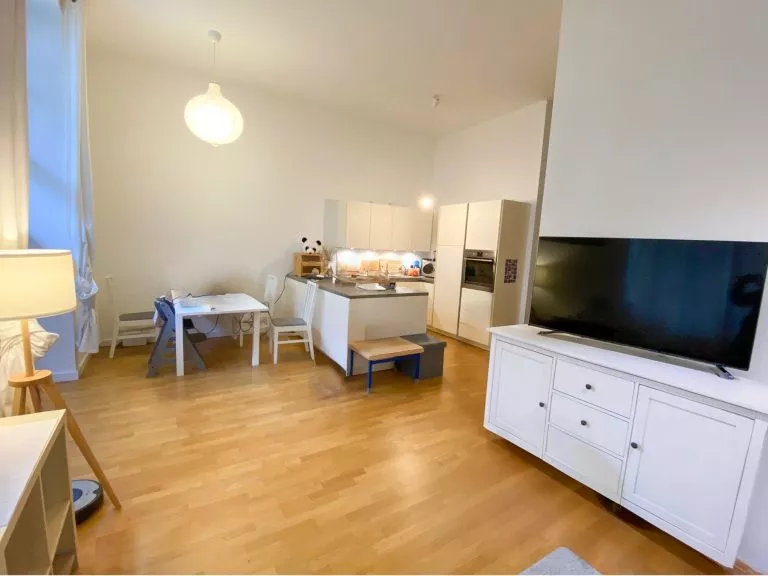 Moellerherm Immobilien - Immobilienangebot - Berlin - Lichtenberg - Alle - Sanierte Altbauwohnung mit 4 Zimmern und großer Terrasse in Berlin-Lichtenberg