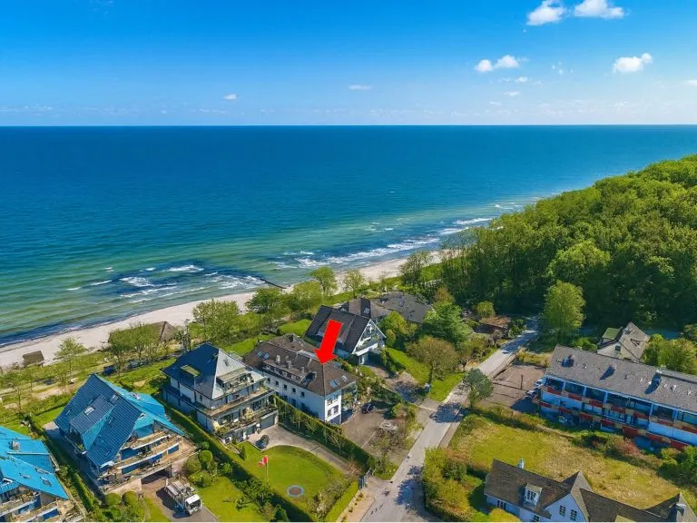 Moellerherm Immobilien - Immobilienangebot - Scharbeutz - Alle - Feriengefühl das ganze Jahr - Meer, Sonne & Balkon in erster Reihe in Scharbeutz