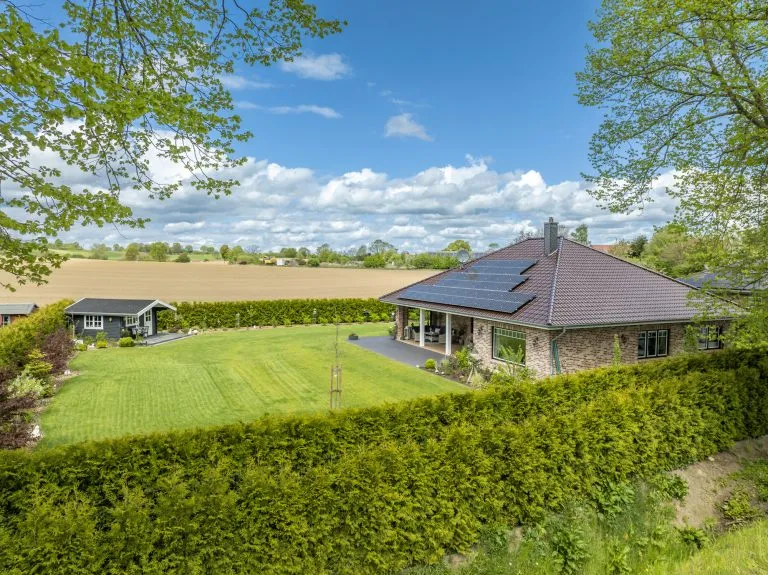 Moellerherm Immobilien - Immobilienangebot - Böbs - Alle - Ihr Traumhaus am Feldrand - Modernes Wohnen mit Ausbaupotenzial in Ahrensbök/Böbs