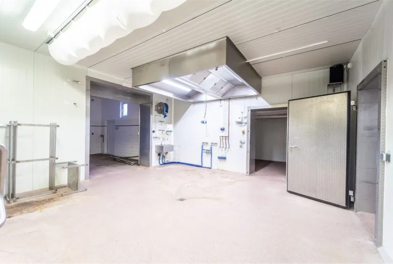 Moellerherm Immobilien - Immobilienangebot - Dobbertin - Alle - Gewerbeimmobilie mit moderner Produktionsinfrastruktur – umfangreich saniert, sofort betriebsbereit