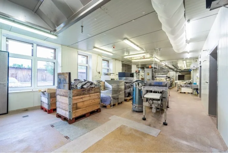 Moellerherm Immobilien - Immobilienangebot - Dobbertin - Alle - Gewerbeimmobilie mit moderner Produktionsinfrastruktur – umfangreich saniert, sofort betriebsbereit