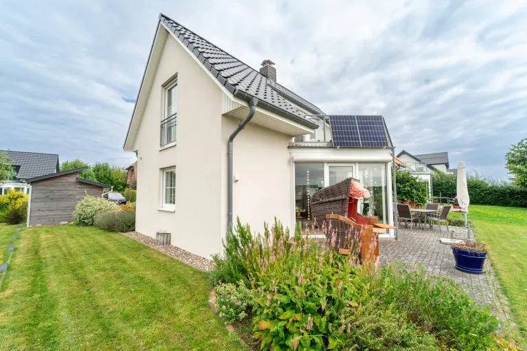 Moellerherm Immobilien - Immobilienangebot - Dassow / Barendorf - Alle - Urlaubsfeeling das ganze Jahr Ostseeblick inklusive-
Gepflegtes Ferienhaus in traumhafter Lage zwischen Strand und Natur