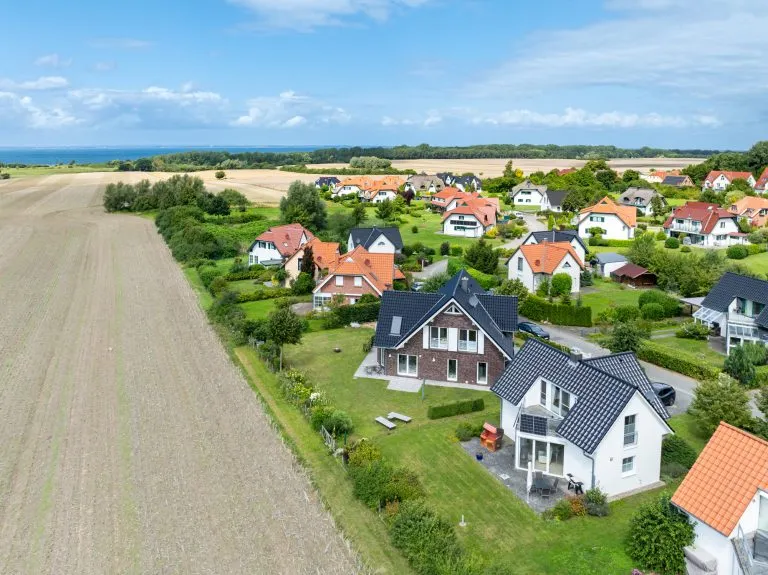 Moellerherm Immobilien - Immobilienangebot - Dassow / Barendorf - Alle - Urlaubsfeeling das ganze Jahr Ostseeblick inklusive-
Gepflegtes Ferienhaus in traumhafter Lage zwischen Strand und Natur