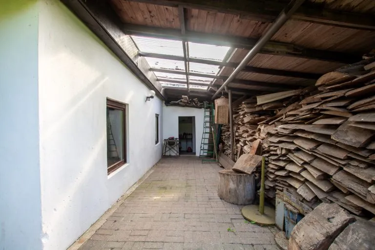 Moellerherm Immobilien - Immobilienangebot - Nordenham / Blexen - Alle - Großes Haus an der Wesermündung mit Ferienwohnung auf großem Grundstück in Nordenham-Volkers
