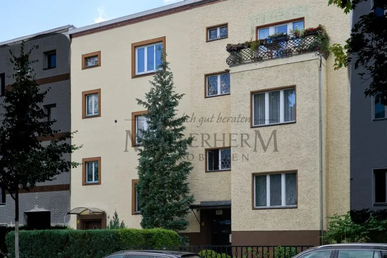 Moellerherm Immobilien - Immobilienangebot - Berlin / Reinickendorf - Alle - Bezugsfreies 2-MFH mit schönem Garten und zwei Remisen für Sanierung und Dachausbau.