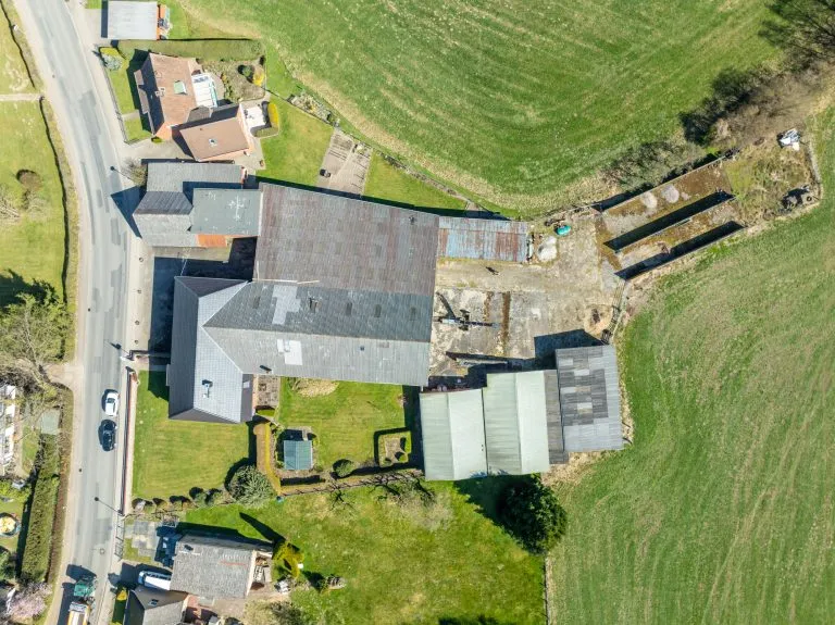 Moellerherm Immobilien - Immobilienangebot - Grabau - Alle - Landwirtschaftlich geprägte Hofstelle mit umfangreichen Nutzflächen und vielseitigen Möglichkeiten