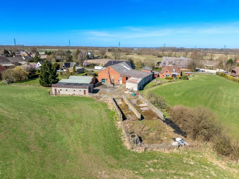 Moellerherm Immobilien - Immobilienangebot - Grabau - Alle - Landwirtschaftlich geprägte Hofstelle mit umfangreichen Nutzflächen und vielseitigen Möglichkeiten