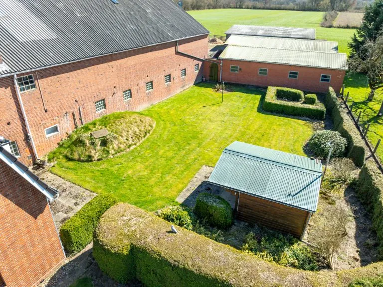 Moellerherm Immobilien - Immobilienangebot - Grabau - Alle - Landwirtschaftlich geprägte Hofstelle mit umfangreichen Nutzflächen und vielseitigen Möglichkeiten