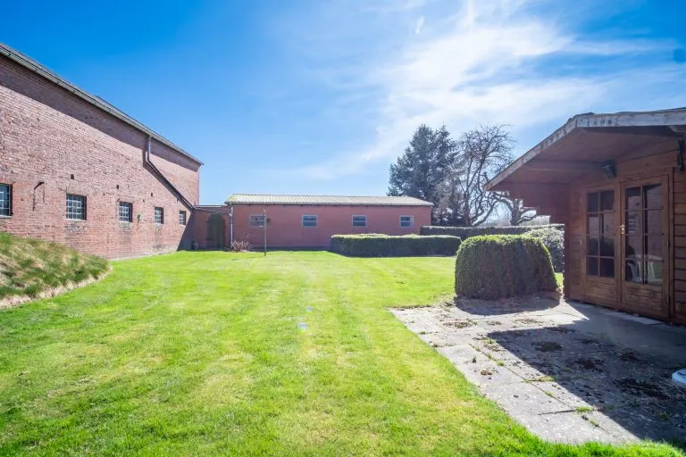 Moellerherm Immobilien - Immobilienangebot - Grabau - Alle - Landwirtschaftlich geprägte Hofstelle mit umfangreichen Nutzflächen und vielseitigen Möglichkeiten