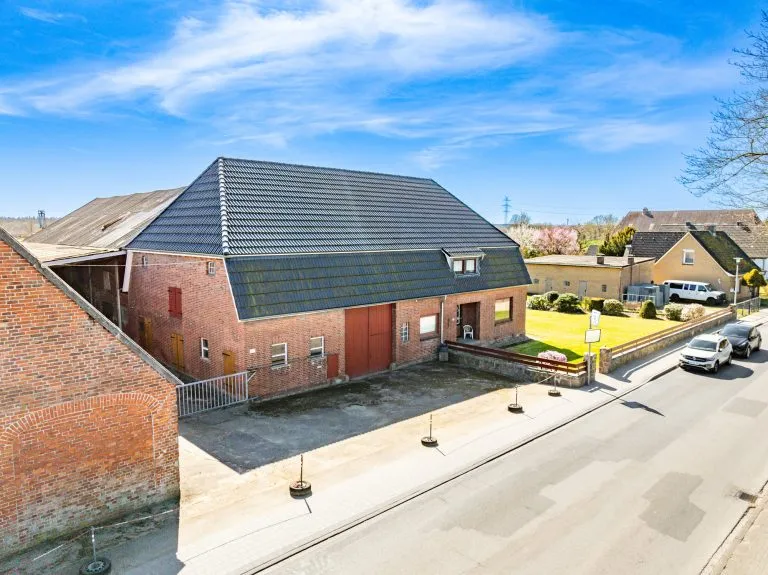 Moellerherm Immobilien - Immobilienangebot - Grabau - Alle - Landwirtschaftlich geprägte Hofstelle mit umfangreichen Nutzflächen und vielseitigen Möglichkeiten