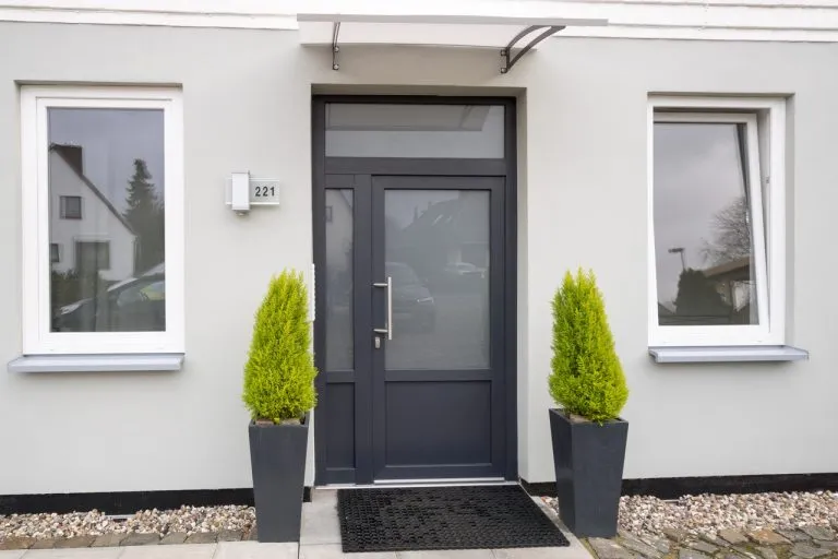 Moellerherm Immobilien - Immobilienangebot - Lübeck - Alle - Sichere und hohe Rendite mit 11 Mikro-Apartments in unmittelbarer Nähe zur Uniklinik Lübeck