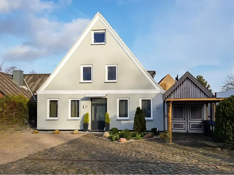 Moellerherm Immobilien - Immobilienangebot - Lübeck - Alle - Sichere und hohe Rendite mit 11 Mikro-Apartments in unmittelbarer Nähe zur Uniklinik Lübeck