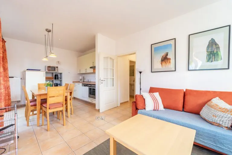 Moellerherm Immobilien - Immobilienangebot - Dassow/ Barendorf - Alle - Gemütliche Ferienwohnung unter Reet- nur wenige Minuten von der Ostsee entfernt