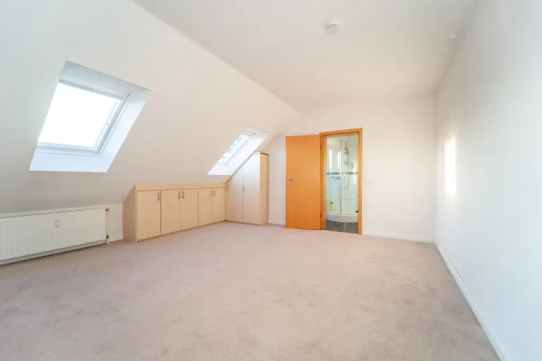Moellerherm Immobilien - Immobilienangebot - Scharbeutz - Alle - Lichtdurchflutete Dachgeschosswohnung mit großer Loggia in Strandnähe 
von Scharbeutz