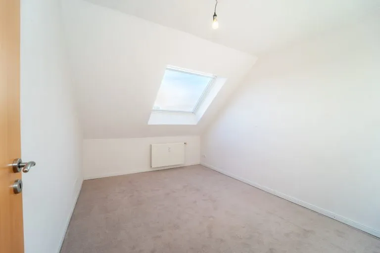 Moellerherm Immobilien - Immobilienangebot - Scharbeutz - Alle - Lichtdurchflutete Dachgeschosswohnung mit großer Loggia in Strandnähe 
von Scharbeutz
