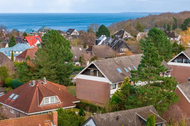 Moellerherm Immobilien - Immobilienangebot - Scharbeutz - Alle - Lichtdurchflutete Dachgeschosswohnung mit großer Loggia in Strandnähe 
von Scharbeutz