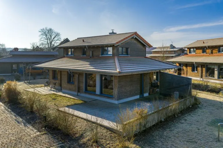 Moellerherm Immobilien - Immobilienangebot - Parin - Alle - Ökologisches Vollholz-Ferienhaus an der Ostsee- Konzipiert und gebaut nach ayurvedischen Wohn- und Lebensprinzipien
