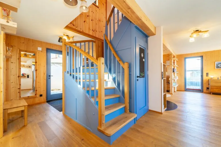 Moellerherm Immobilien - Immobilienangebot - Parin - Alle - Ökologisches Vollholz-Ferienhaus an der Ostsee- Konzipiert und gebaut nach ayurvedischen Wohn- und Lebensprinzipien