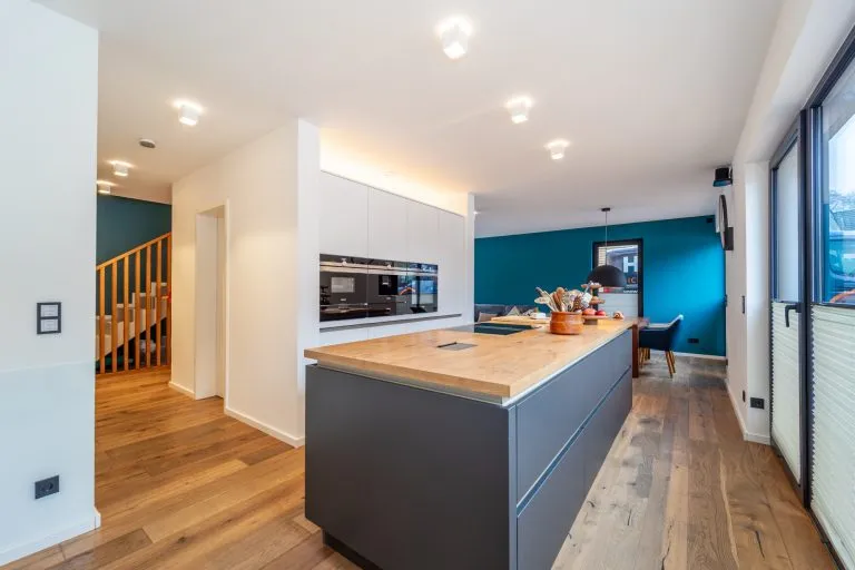 Moellerherm Immobilien - Immobilienangebot - Lübeck - Alle - Neuwertiges Zuhause am Naturschutzgebiet mit urbaner Flexibilität