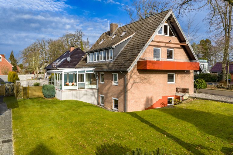 Moellerherm Immobilien - Immobilienangebot - Scharbeutz - Alle - Wohnen, wo die Ostsee am schönsten ist - Ein Haus voller Möglichkeiten
mit 5 Wohnungen in Scharbeutz