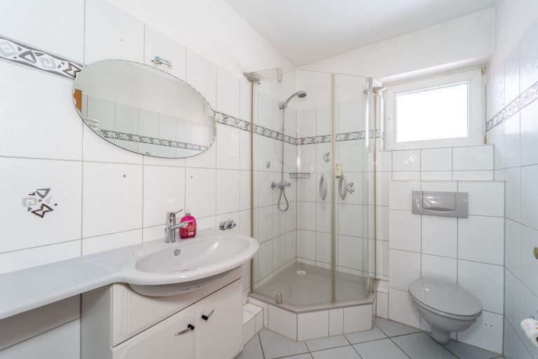 Moellerherm Immobilien - Immobilienangebot - Scharbeutz - Alle - Wohnen, wo die Ostsee am schönsten ist - Ein Haus voller Möglichkeiten
mit 5 Wohnungen in Scharbeutz