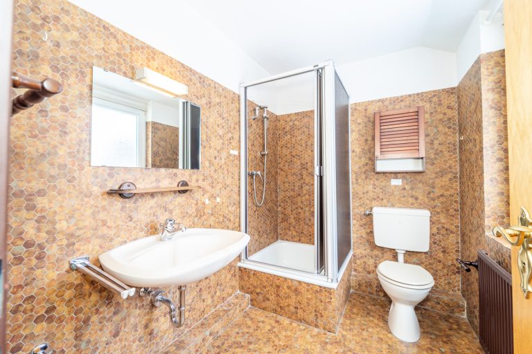Moellerherm Immobilien - Immobilienangebot - Scharbeutz - Alle - Wohnen, wo die Ostsee am schönsten ist - Ein Haus voller Möglichkeiten
mit 5 Wohnungen in Scharbeutz