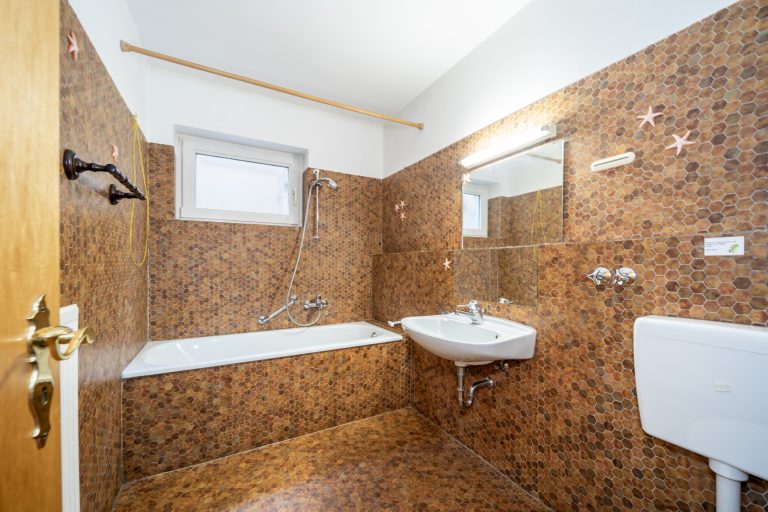 Moellerherm Immobilien - Immobilienangebot - Scharbeutz - Alle - Wohnen, wo die Ostsee am schönsten ist - Ein Haus voller Möglichkeiten
mit 5 Wohnungen in Scharbeutz