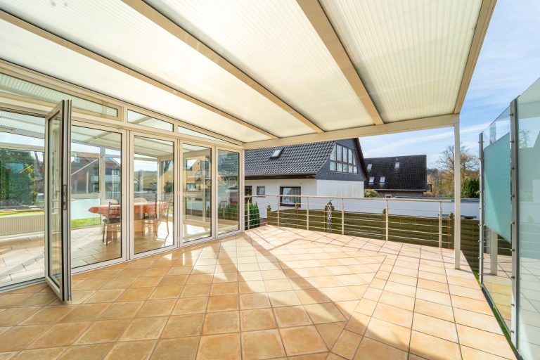 Moellerherm Immobilien - Immobilienangebot - Scharbeutz - Alle - Wohnen, wo die Ostsee am schönsten ist - Ein Haus voller Möglichkeiten
mit 5 Wohnungen in Scharbeutz