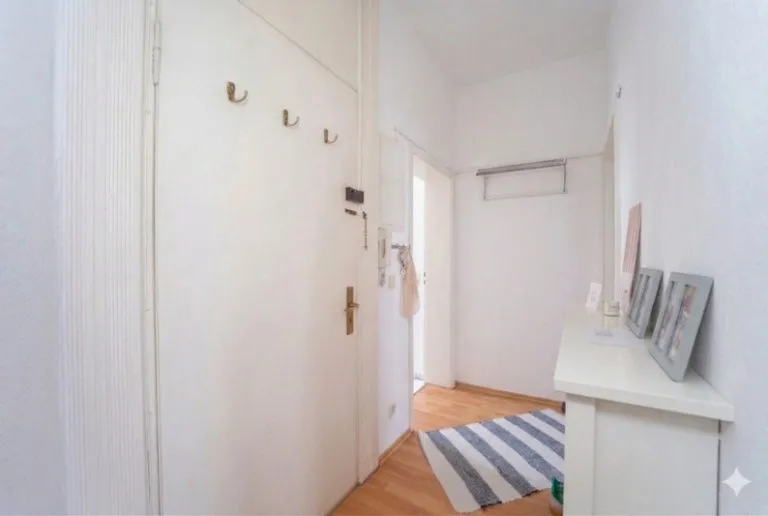 Moellerherm Immobilien - Immobilienangebot - Kiel / Holtenau - Alle - Modernes Wohnen mit Geschichte: Etagenwohnung in erstklassigem Zustand
