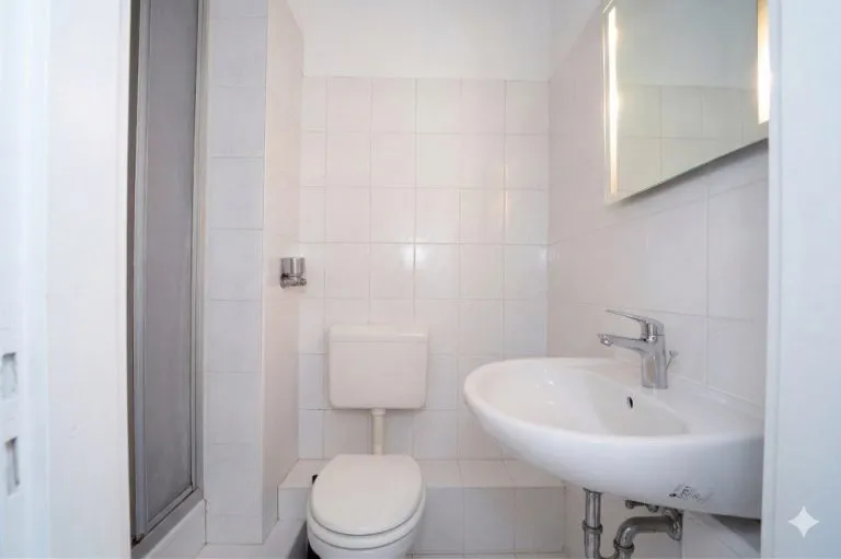 Moellerherm Immobilien - Immobilienangebot - Kiel / Holtenau - Alle - Modernes Wohnen mit Geschichte: Etagenwohnung in erstklassigem Zustand