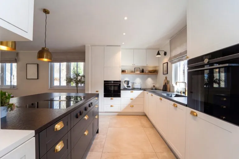 Moellerherm Immobilien - Immobilienangebot - Ratekau - Alle - Modernisierter Luxus für die Familie: Exklusives Wohndomizil in Ratekau