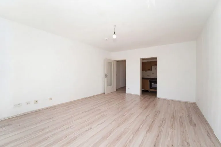 Moellerherm Immobilien - Immobilienangebot - Lübeck - Alle - Etagenwohnung mit sonniger Loggia und Stellplatz in Lübeck-St.Jürgen