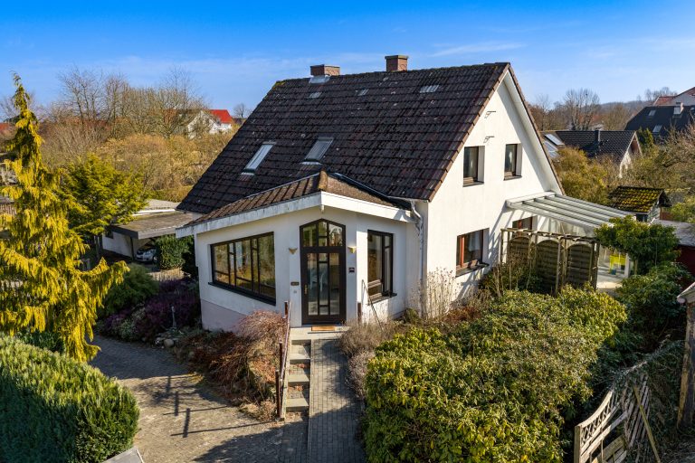 Moellerherm Immobilien - Immobilienangebot - Scharbeutz - Alle - Großes Grundstück, viele Möglichkeiten: Einfamilienhaus mit zusätzlichem Baupotenzial in Scharbeutz