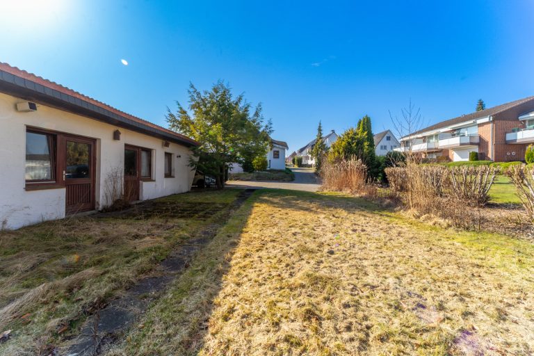 Moellerherm Immobilien - Immobilienangebot - Scharbeutz - Alle - Großes Grundstück, viele Möglichkeiten: Einfamilienhaus mit zusätzlichem Baupotenzial in Scharbeutz