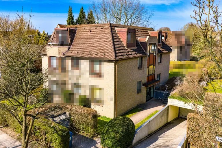 Moellerherm Immobilien - Immobilienangebot - Ahrensburg - Alle - Gemütliche 2-Zimmer-Wohnung mit Loggia, TG-Stellplatz und grünem Ausblick