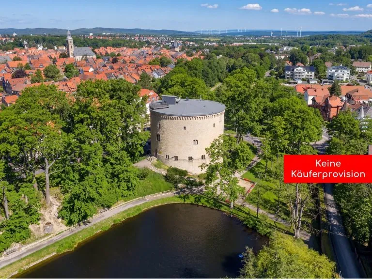 Moellerherm Immobilien - Immobilienangebot - Goslar - Alle - Hist. Top-sanierte Burg mit 5 Edel-Apartments in Goslar / Niedersachsen - JNKM ca. 215.000€