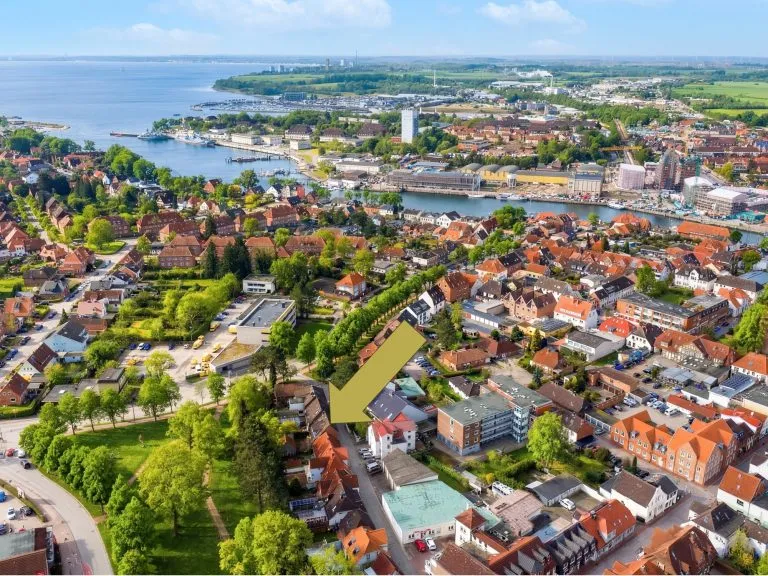 Moellerherm Immobilien - Immobilienangebot - Neustadt in Holstein - Alle - Bieterverfahren: Stadthaus-Rohdiamant -
Entkernung abgeschlossen: Jetzt beginnt Ihre Gestaltung