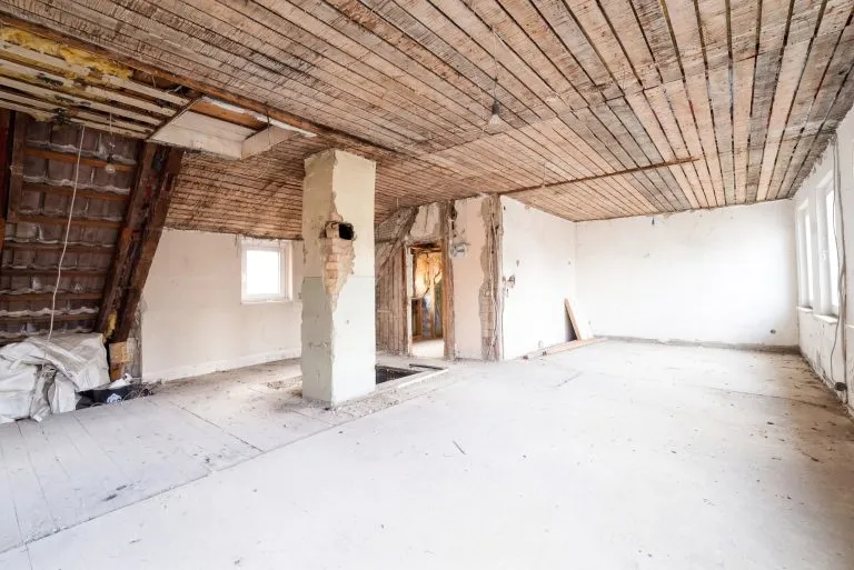 Moellerherm Immobilien - Immobilienangebot - Neustadt in Holstein - Alle - Bieterverfahren: Stadthaus-Rohdiamant -
Entkernung abgeschlossen: Jetzt beginnt Ihre Gestaltung