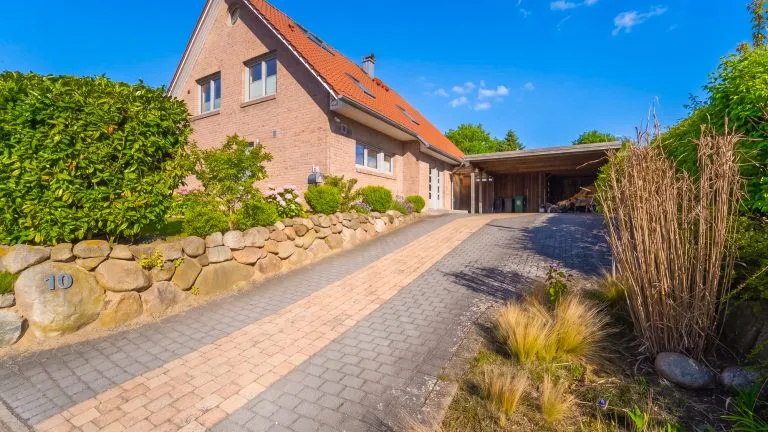 Moellerherm Immobilien - Immobilienangebot - Lütjenburg - Alle - Grünes Paradies mit Stil - Traumhaftes Einfamilienhaus in Lütjenburg