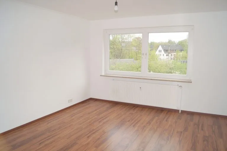 Moellerherm Immobilien - Immobilienangebot - Wentorf - Alle - Ruhe, Komfort und Parkgarten - Sonnige Wohlfühlwohnung mit Südbalkon und Blick ins Grüne
