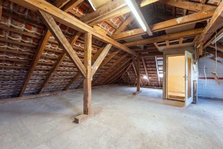 Moellerherm Immobilien - Immobilienangebot - Grube - Alle - Bieterverfahren - Wohn- und Geschäftshaus mit Werkstatt und Halle in Grube