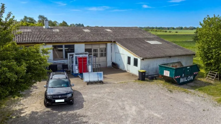 Moellerherm Immobilien - Immobilienangebot - Grube - Alle - Bieterverfahren - Wohn- und Geschäftshaus mit Werkstatt und Halle in Grube
